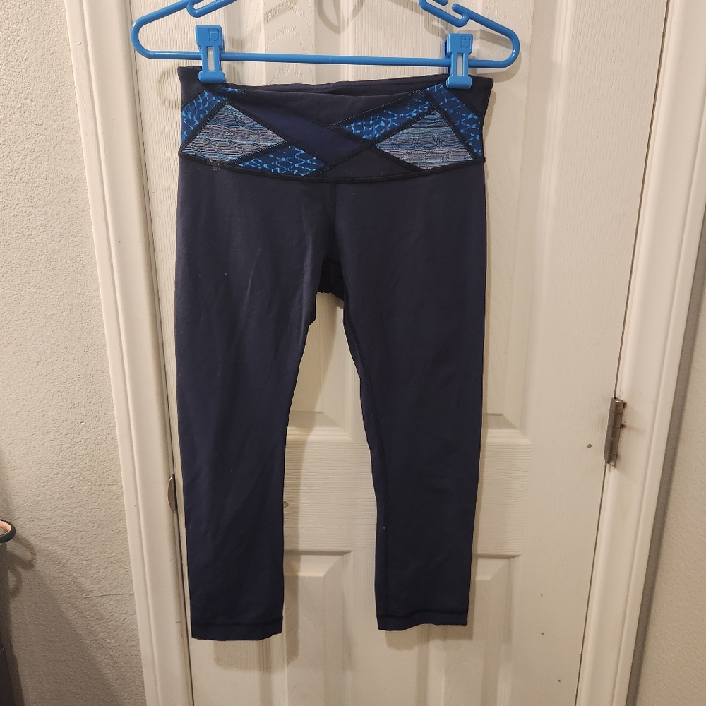 Lululemon crops size 6